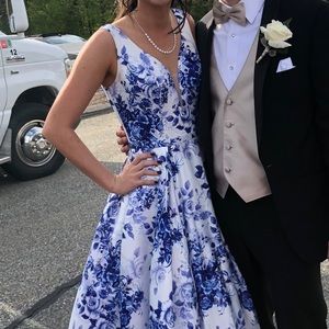 Jovani Fashions Prom Gown